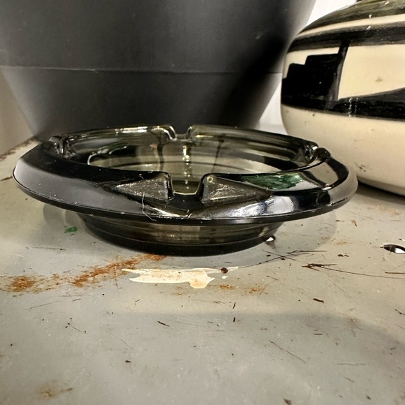 La Quinta Motor Inn Glass Ashtray Smoke Grey Vtg - Picture 6 of 8